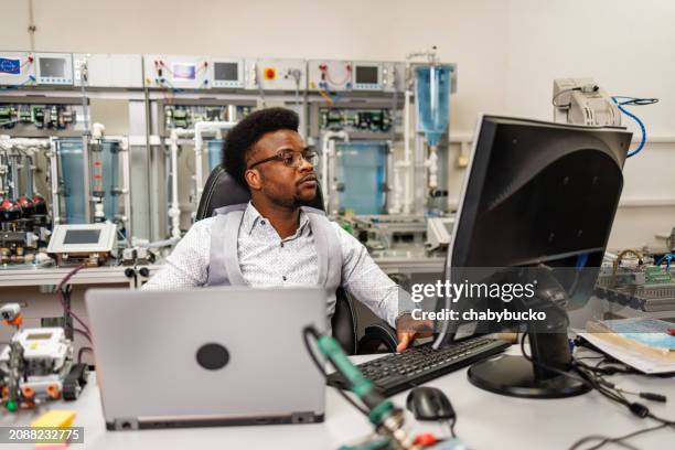 Computer For Lab Engineer Lab Computer Typing Photos and Premium High Res Pictures - Getty Images