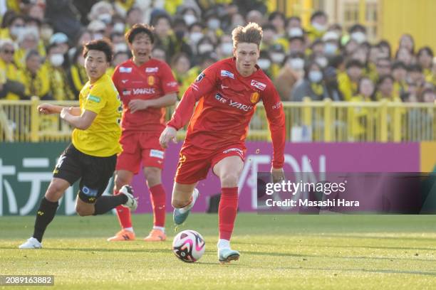 Kasper Junker of Nagoya Grampus in action during the J.LEAGUE MEIJI YASUDA J1 4th Sec. Match between Kashiwa Reysol and Nagoya Grampus at SANKYO...