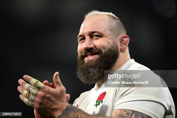 Joe Marler of England applauds the fans following the Guinness Six Nations 2024 match between France and England at Groupama Stadium on March 16,...