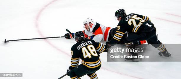 Boston, MA Philadelphia Flyers C Scott Laughton drew a tripping penalty on Boston Bruins D Brandon Carlo late in the first period. The Bruins beat...