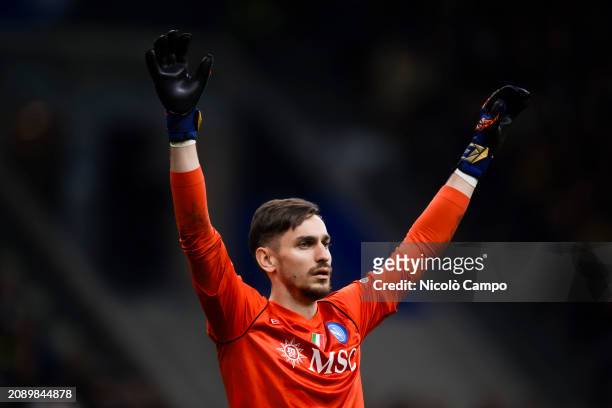 Alex Meret of SSC Napoli gestures during the Serie A football match between FC Internazionale and SSC Napoli. The match ended 1-1 tie.