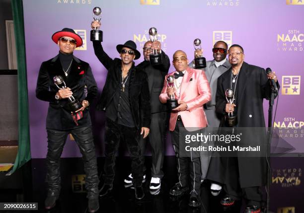 Ralph Tresvant, Ronnie DeVoe, Michael Bivins, Johnny Gill, Bobby Brown and Ricky Bell of New Edition winner of the "Hall of Fame Award," pose in the...