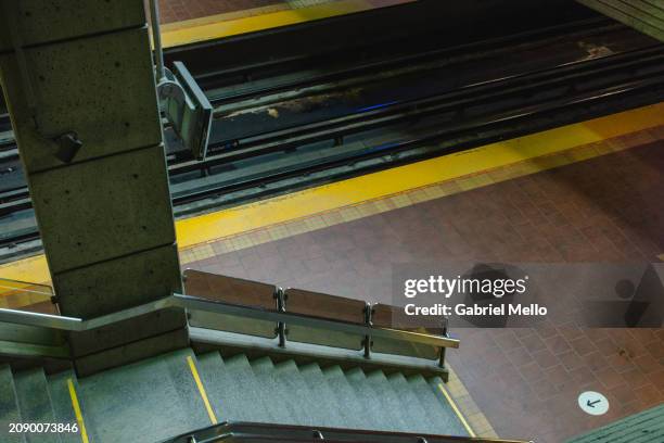 université-de-montréal metro station - université stock pictures, royalty-free photos & images