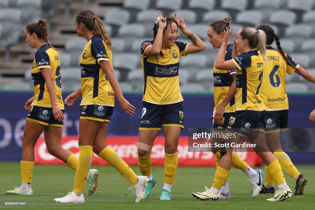 A-League Women Rd 20 - Central Coast Mariners v Canberra United