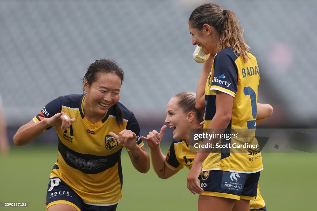 A-League Women Rd 20 - Central Coast Mariners v Canberra United