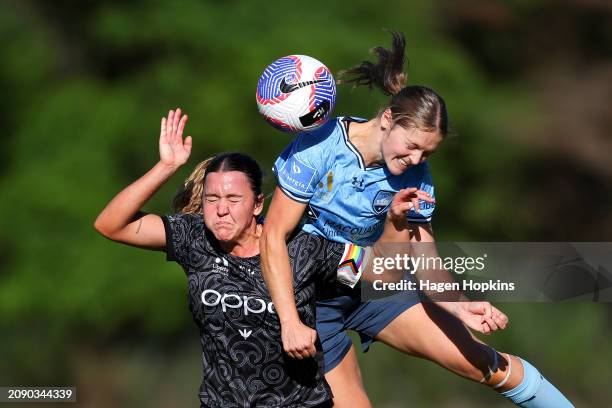 Aideen Keane of Sydney FC and Michaela Foster of the Phoenix compete for a header during the A-League Women round 20 match between Wellington Phoenix...
