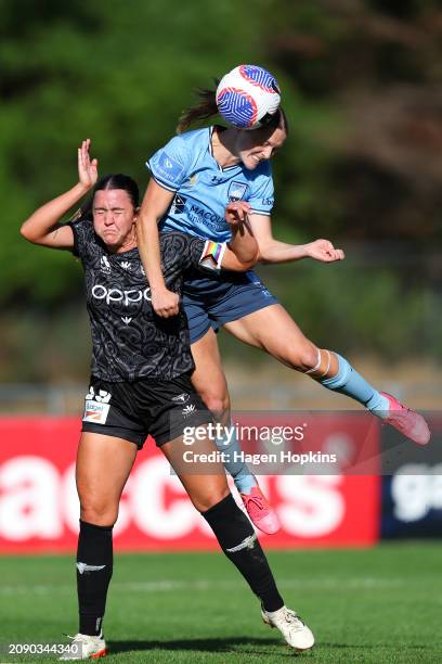 Aideen Keane of Sydney FC and Michaela Foster of the Phoenix compete for a header during the A-League Women round 20 match between Wellington Phoenix...