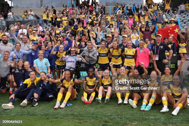 Mariners players celebrate their win with fans during the A-League Women round 20 match between Central Coast Mariners and Canberra United at...