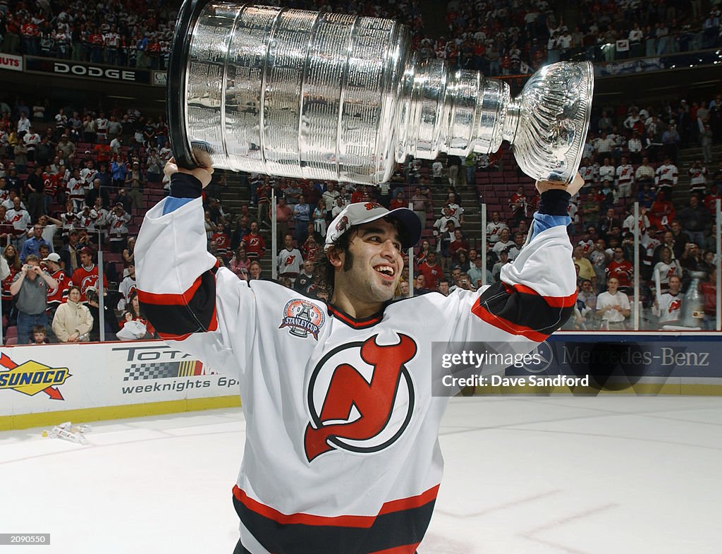 Gomez holds Stanley Cup