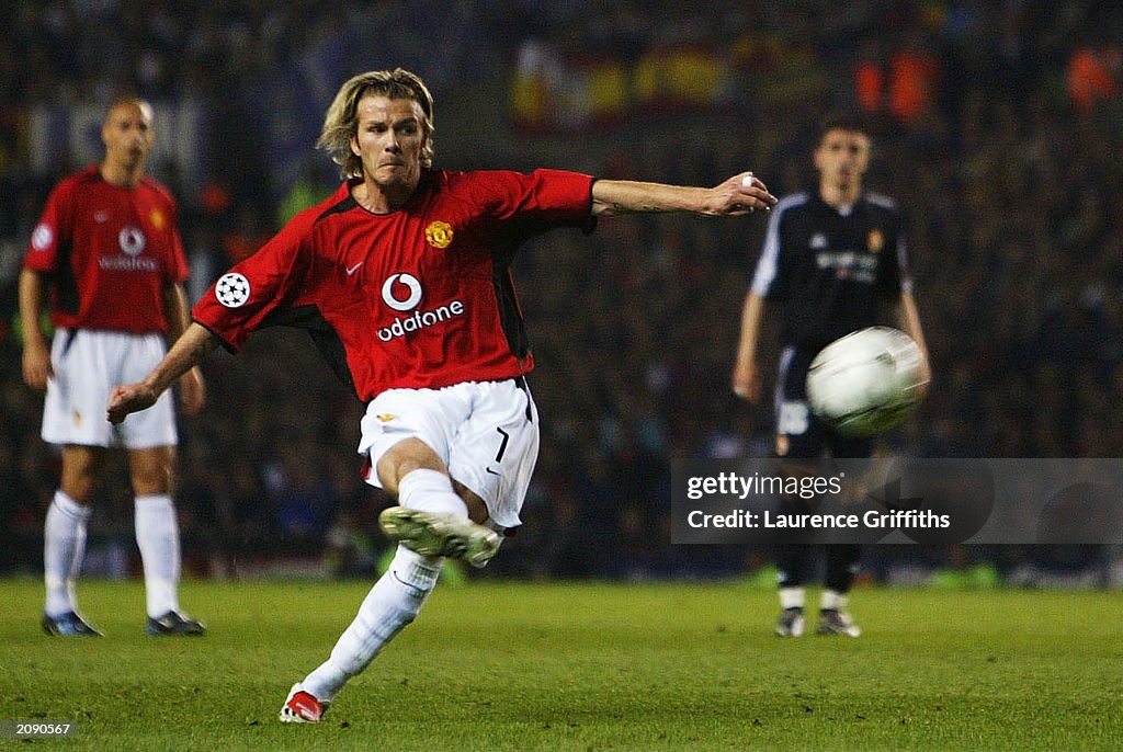 David Beckham Of Manchester United Scores The Third Goal From A Free david-beckham-of-manchester-united-scores-the-third-goal-from-a-free