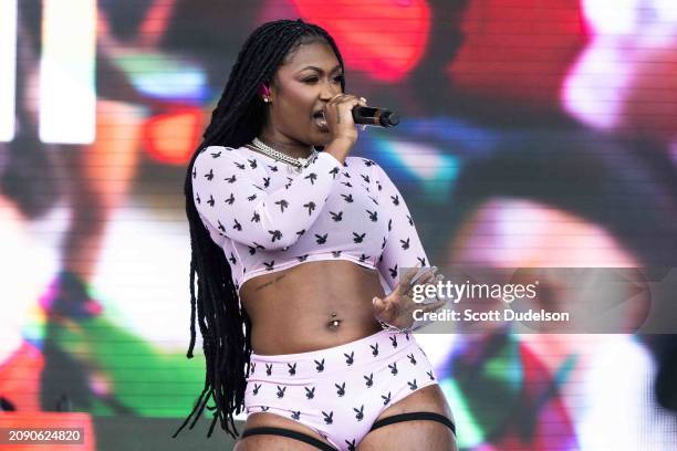 Kaliii Rapper Body 193 Kaliii Rapper Stock Photos, High-Res Pictures, and Images - Getty ...