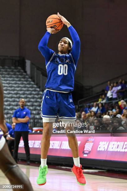 Aaron Cash of the Texas-Arlington Mavericks shoots against the Grand Canyon Antelopes in the first half of the championship game of the Western...