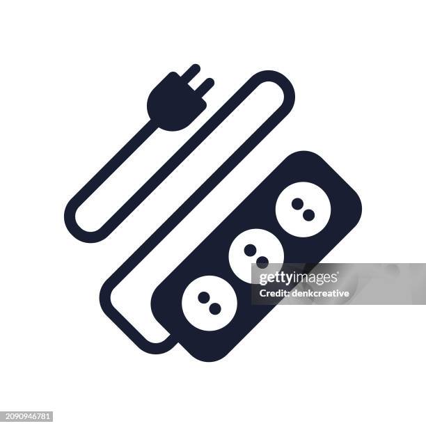 illustrations, cliparts, dessins animés et icônes de icône vectorielle solide pour prise électrique - chargeur de batterie
