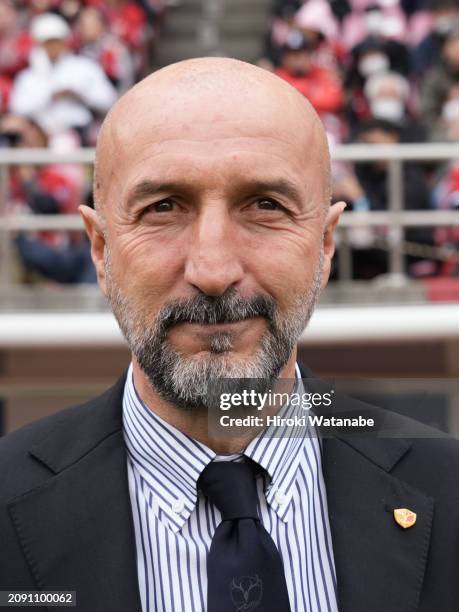 Ranko Popovic'coach of Kashima Antlers looks on prior to the J.LEAGUE MEIJI YASUDA J1 4th Sec. Match between Kashima Antlers and Kawasaki Frontale at...