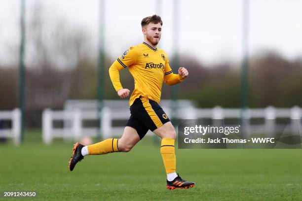Mason Rees of Wolverhampton Wanderers in action during the Premier... News Photo - Getty Images