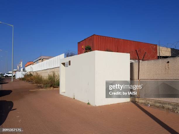 migunit, bomb shelters in the streets of sderot - bomb shelter stock pictures, royalty-free photos & images