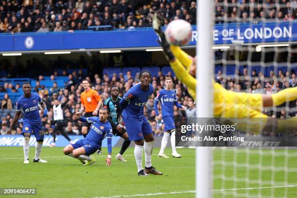 Stephy Mavididi of Leicester City scores his team's second goal past Robert Sanchez of Chelsea during the Emirates FA Cup Quarter Final between...