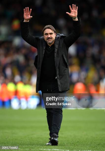 Daniel Farke, Manager of Leeds United, celebrates with the fans after the team's victory during the Sky Bet Championship match between Leeds United...