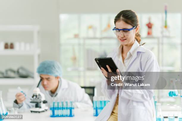 313 Medical Lab Tablet Stock Photos, High-Res Pictures, and Images ...
