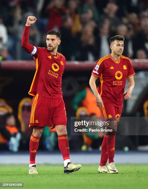 Lorenzo Pellegrini of AS Roma celebrates scoring his team's first goal during the Serie A TIM match between AS Roma and US Sassuolo at Stadio...