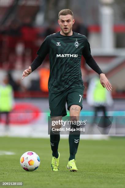 Marvin Ducksch of SV Werder Bremen controls the ball during the Second Bundesliga match between Hertha BSC and FC Schalke 04 at Olympiastadion on...