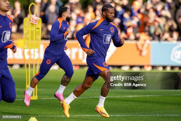 Warmup of Georginio Wijnaldum of The Netherlands during the Training session of the Netherlands National Football Team at KNVB Campus on March 18,...