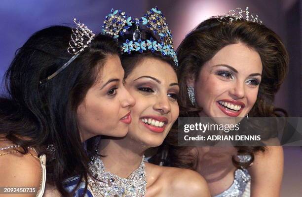 Miss India Yukta Mookhey poses after winning the Miss World title in London 04 December 1999. Miss Venezuala Martina Thorogood was runner up and Miss...