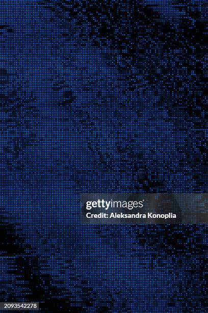 abstract led screen texture, dot tv background, half tone dots, motion glitch interlaced monochrome distorted textured futuristic design with circle monochrome color variation horizontal striped pattern. digital signal, broadcasting error pattern. - correction numérique photos et images de collection