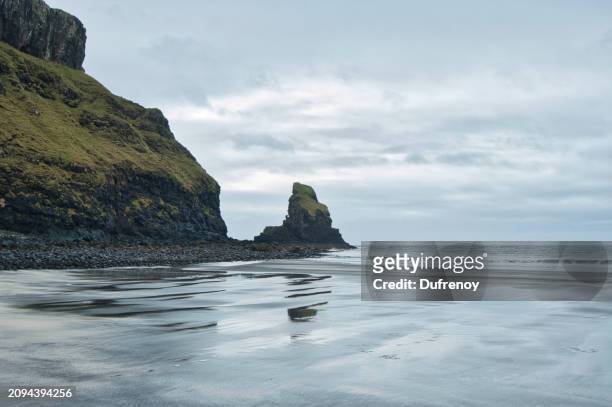 talisker bay, ecosse - bay stock pictures, royalty-free photos & images