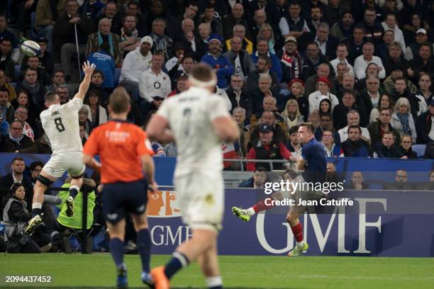 Leo Barre of France in action during the Guinness Six Nations 2024 match between France and England at Groupama Stadium on March 16, 2024 in Decines...