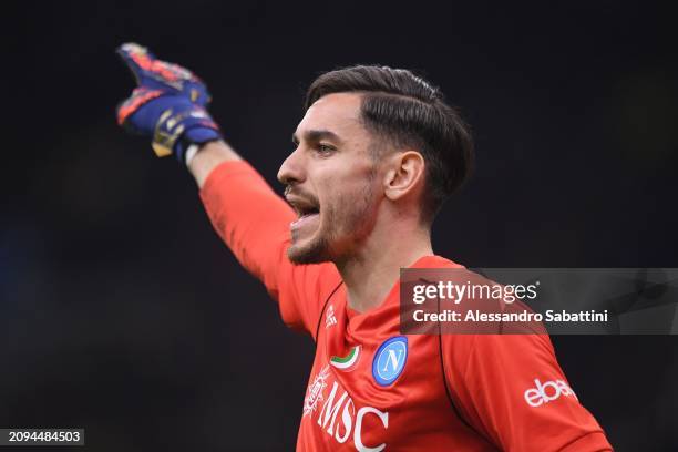 Alex Meret of SSC Napoli gestures during the Serie A TIM match between FC Internazionale and SSC Napoli at Stadio Giuseppe Meazza on March 17, 2024...