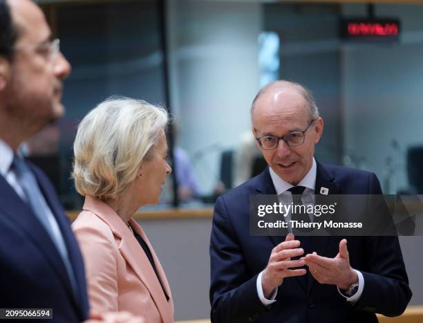 Cyprus President Nikos Christodoulides is talking with the President of the European Commission Ursula von der Leyen (C° and the Luxembourg Prime...