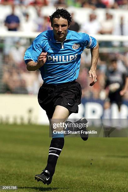 Mark Van Bommel of PSV Eindhoven in action during the Holland Casino Eredivisie match between FC Groningen and PSV Eindhoven held on May 29, 2003 at...