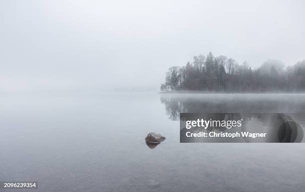 nebel und see - tirol nebel stock pictures, royalty-free photos & images