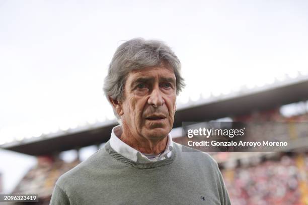 Manager Manuel Pellegrini of Real Betis Balompie walks to the bench prior to start the LaLiga EA Sports match between Rayo Vallecano and Real Betis...