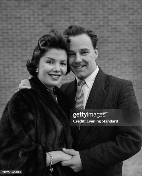 Singer and actress Barbara Lyon with her fiancé, TV producer Russell Turner, April 6th 1956.