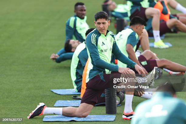 Edson Alvarez warms up during Mexico training session ahead of a Concacaf Nations Leagues Finals against Panama at Cotton Bowl on March 19, 2024 in...