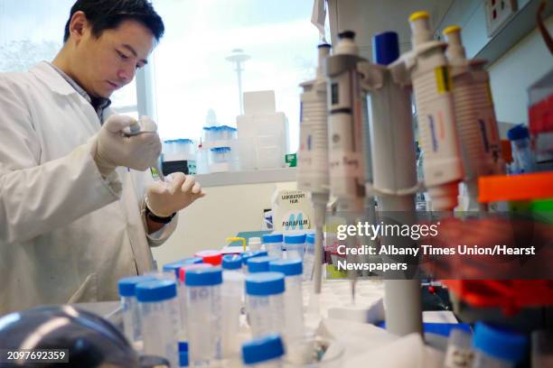Rna Science Lab 380 Rna Samples Stock Photos, High-Res Pictures, and Images - Getty Images