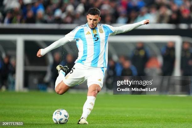 Leandro Paredes of Argentina shoots the ball against El Salvador in the first half of the international friendly at Lincoln Financial Field on March...