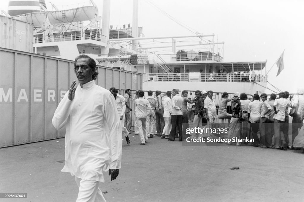 Haji Mastan Indian Mafia Gang Leader Visits Sasoon s Docks February haji-mastan-indian-mafia-gang-leader-visits-sasoon-s-docks-february