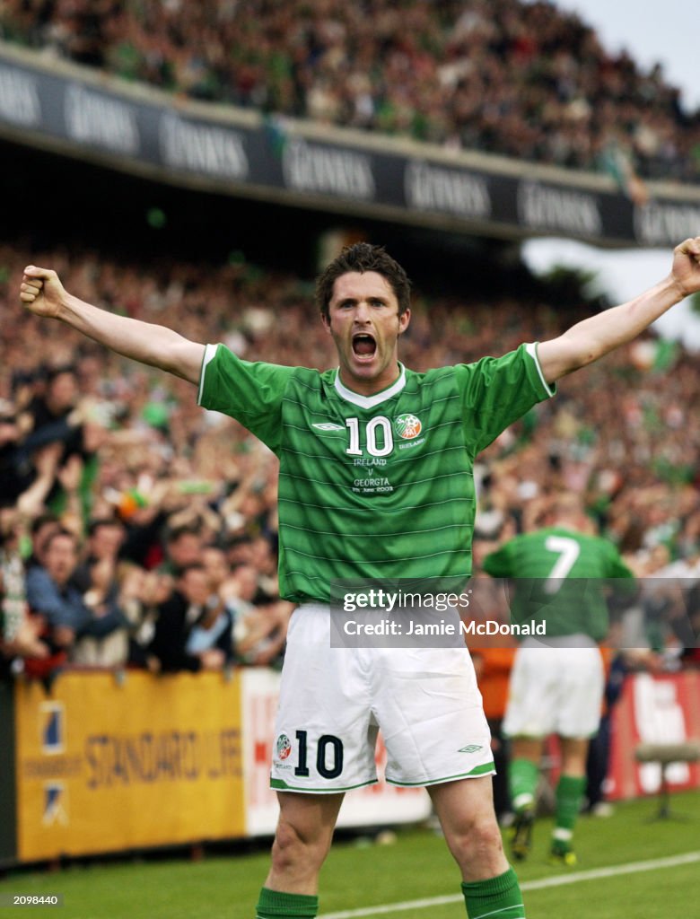 Robbie Keane of the Republic of Ireland celebrates 