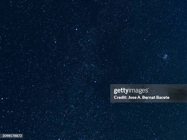 full frame of clean night sky with many bright stars and constellations. - bar bildbanksfoton och bilder