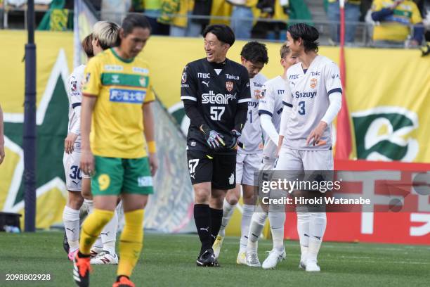 Players of Shimizu S-Pulse celebrate the win after the J.LEAGUE MEIJI YASUDA J2 5th Sec. Match between JEF United Chiba and Shimizu S-Pulse at Fukuda...