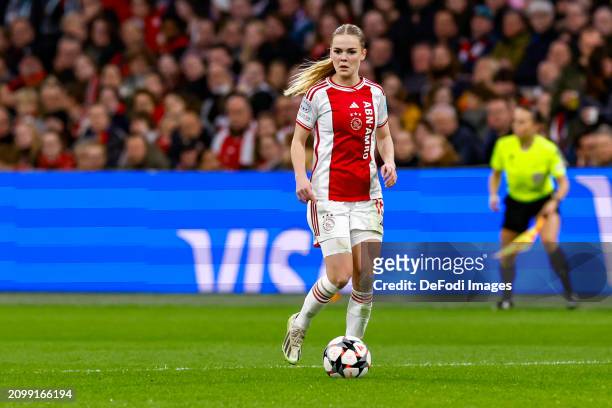 Milicia Keijzer of AFC Ajax holding the ball during the UEFA Women's Champions League 2023/24 Quarter Final Leg One match between AFC Ajax and...