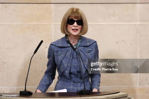 Anna Wintour speaks during the intake ceremony of Annie Leibovitz into the Académie des Beaux-Arts on March 20, 2024 in Paris, France.The American...