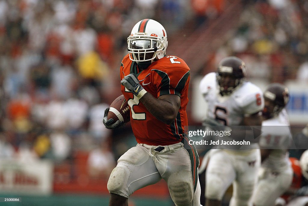 Willis McGahee carries the ball 