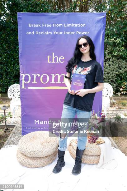 265 Zoe Winkler Photos Stock Photos, High-Res Pictures, and Images ...