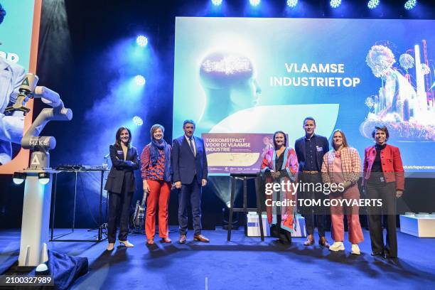 Group photo is made at the first Flemish Industry Summit, during the Flanders Technology and Innovation Festival in the Lotto Arena, in Antwerp,...