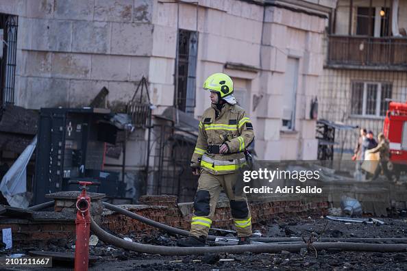 Kyiv Hit By Missiles In Three-Hour-Long Raid Kyiv Hit By Missiles In Three-Hour-Long Raid