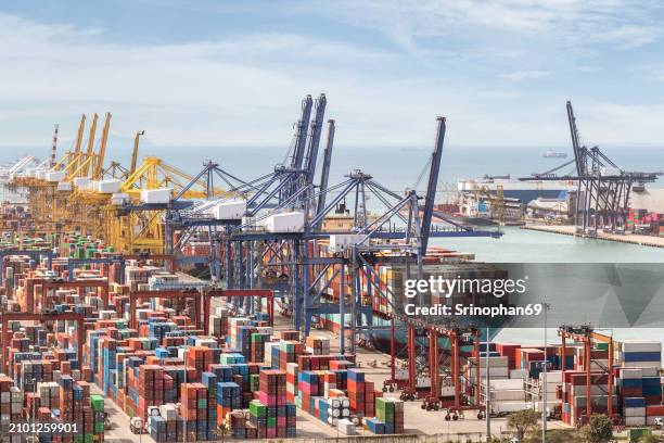Shipping Container Compond 661 Compound Piers Stock Photos, High-Res Pictures, and Images - Getty ...